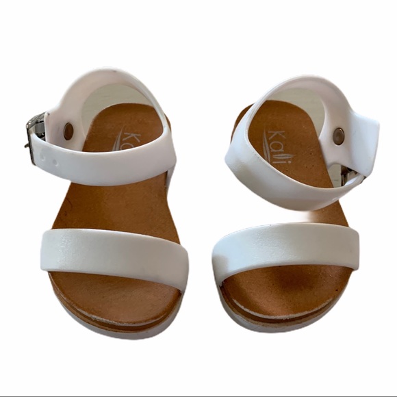 Kalli Collection Other - Kalli Little Girls Sweet White Sandals